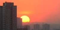 Sol de fim de tarde em dia de muito calor e tempo seco na capital paulista  Foto: Sérgio Neves/Estadão / Estadão