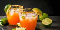 Michelada é um drinque típico mexicano, boa pedida para dias quentes  Foto: iStock