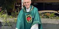 Padre Júlio Lancellotti recebe bilhete de ameaça na porta de sua igreja.  Foto: Reprodução/ Instagram: padrejulio.lancellotti / Estadão