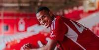 Zagueiro Murillo foi apresentado pelo Nottingham Forest &ndash; Divulga&ccedil;&atilde;o / Nottingham Forest  Foto: Jogada10