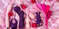 Veja como incluir sex toys na relação sexual -  Foto: Shutterstock / Alto Astral