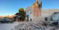 Antiga mesquita na histórica cidade de Marrakech foi bastante danificada por terremoto  Foto: Reuters / BBC News Brasil