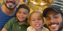 Thiago e Leonardo ensinam os filhos a serem inclusivos Foto: Reprodução/Instagram/doispaisde2
