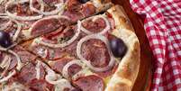 Pizza de calabresa está entre os sabores favoritos dos brasileiros  Foto: iStock