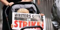 A greve de roteiristas e atores em Hollywood continua  Foto: Getty Images / BBC News Brasil