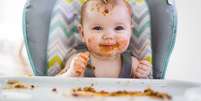 A introdução alimentar começa a partir dos seis meses de vida -  Foto: Shutterstock / Alto Astral