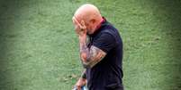 Sampaoli abandonou o gramado antes do fim do primeiro tempo da final  Foto: Maga Jr/Agência F8/Gazeta Press