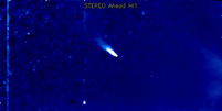 Enquanto o STEREO observava a coroa solar, acabou registrando também o cometa Nishimura (Imagem: Reprodução/NASA/STEREO Science Center) Foto: Canaltech