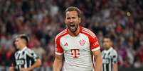 Kane comemora gol marcado pelo Bayern de Munique   Foto: Matthias Hangst/Getty Images / Esporte News Mundo
