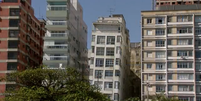 Pr&eacute;dio torto na orla da praia de Santos, SP  Foto: Reprodu&ccedil;&atilde;o/Jornal Tribuna 2&ordf; Edi&ccedil;&atilde;o