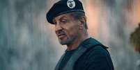 Stallone já naquele ritmo de aposentadoria em Os Mercenários 4 (Imagem: Reprodução/Lionsgate)  Foto: Canaltech