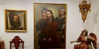 Pintura "Cristo Escoltado", que estava desaparecida h&aacute; d&eacute;cadas, foi comprada e vendida por v&aacute;rios colecionadores  Foto: Reprodu&ccedil;&atilde;o/TV Globo
