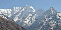 Monte mais alto do mundo, se visto de perto, o Everest está longe de ser um território gelado com camadas de neve límpida  Foto: Mick Lissone / public domain pictures / Flipar