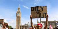 Manifestante protesta contra uso de combustíveis fósseis, em Londres
16/09/2023
REUTERS/Susannah Ireland  Foto: Reuters