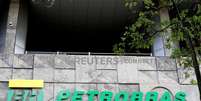 Logo da Petrobras na sede da companhia no Rio de Janeiro  Foto: Reuters