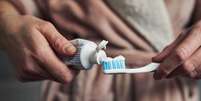  escova de dente com pasta  Foto: Getty Images / BBC News Brasil