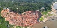 Vila Arumã, em Beruri, Amazonas, sofreu deslizamento  Foto: Divulgação