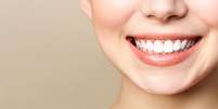 Alguns hábitos diários podem danificar os dentes -  Foto: Shutterstock / Alto Astral