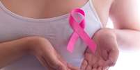 Outubro Rosa é o mês dedicado a luta contra o câncer de mama -  Foto: Shutterstock / Alto Astral