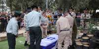 Enterro de soldado israelense morto pelo Hamas  Foto: EPA / Ansa - Brasil