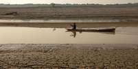 A seca e a onda de calor mataram grandes quantidades de peixes nos rios onde vivem os povos ind&iacute;genas  Foto: REUTERS