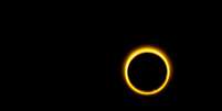 Durante o eclipse anular, um anel dourado fica visível  Foto: Getty Images / BBC News Brasil
