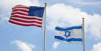 Bandeiras dos EUA e de Israel  Foto: Getty Images / BBC News Brasil