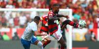 Gerson teve boas atuações nos últimos jogos do Flamengo depois de ser convocado por Fernando Diniz –  Foto: Gilvan de Souza / CRF / Jogada10