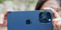 Linha iPhone 15 tem vendas 4,5% mais fracas na China, aponta pesquisa (Imagem: Ivo Meneghel Jr./Canaltech)  Foto: Canaltech