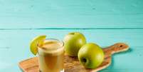Suco de maçã com gengibre  Foto: Food Shop | Shutterstock / Portal EdiCase