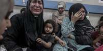 Os feridos do hospital Al-Ahli foram levados para outra clínica próxima  Foto: Getty Images / BBC News Brasil