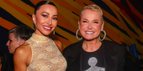 Sabrina Sato e Xuxa   Foto: Brazil News / Elas no Tapete Vermelho