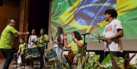 Projeto orquestra sustentável em uma apresentação musical  Foto: Foto: Reprodução instagram @orquestrasustenvel 