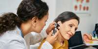 A cera de ouvido não representa uma ameaça à saúde  Foto: Peakstock | Shutterstock / Portal EdiCase