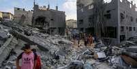 Bombardeios israelenses reduziram partes da Faixa de Gaza a escombros.  Foto: Getty Images / BBC News Brasil