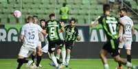 América e Grêmio se enfrentaram no Independência em um jogo con três viradas e sete gols –  Foto: Mourão Panda / América / Jogada10