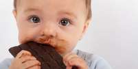 Crianças pequenas podem comer chocolate? - Shutterstock  Foto: Alto Astral
