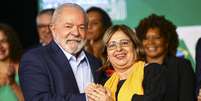 Lula e a ministra da Mulher, Cida Gonçalves, estarão juntos na assinatura de PL que institui pensão especial aos órfãos em razão de feminicídio  Foto:  Marcelo Camargo/Agência Brasil