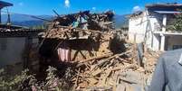 casas destruídas após terremoto  Foto: AFP / BBC News Brasil