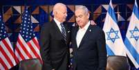 O presidente dos EUA, Joe Biden, foi firme no seu apoio ao primeiro-ministro de Israel, Benjamin Netanyahu  Foto: Getty Images / BBC News Brasil