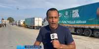 Vinícius Assis no Egito: correspondente acompanhou a agonia dos brasileiros à espera de resgate em Gaza  Foto: Reprodução/TV