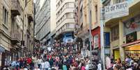 Comércio da rua 25 de Março, em São Paulo.  Foto: Agência Brasil