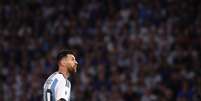 Messi é estrela solitária em derrota - Photo by Marcos Brindicci/Getty Images  Foto: Esporte News Mundo