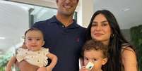 Thaila Ayala e Renato Góes com os filhos, Tereza e Francisco. Reprodução/Instagram  Foto: Márcia Piovesan