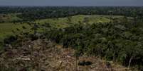 Área com desmatamento ilegal no Estado do Acre, em julho de 2022  Foto: Rafael Vilela, para The Washington Post/Getty Images / Guia do Estudante