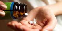 9 em cada 10 brasileiros tomam remédio sem prescrição médica; veja os riscos -  Foto: Shutterstock / Saúde em Dia