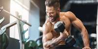 Exercício de musculação que define o corpo rápido - Shutterstock  Foto: Sport Life