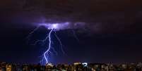 Noite de tempestade em Porto Alegre, Rio Grande do Sul  Foto: Paulo Hoeper/Getty Images