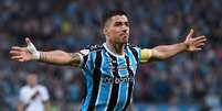 Su&aacute;rez se despede em estilo da Arena -  Foto: Divulga&ccedil;&atilde;o/Gr&ecirc;mio / Esporte News Mundo