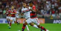 Flamengo e São Paulo pelo 1º turno do Brasileirão  Foto: Marcelo Cortes / CRF / Esporte News Mundo